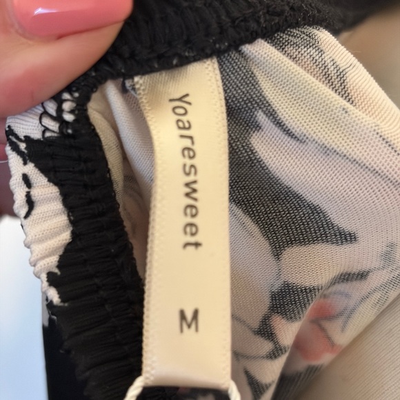 Yoaresweet Women’s top with bell sleeves - Picture 2 of 4